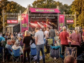 Mesh banners for stage